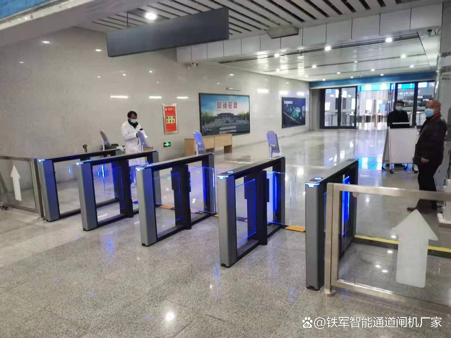 防疫防控必選人臉識別健康碼閘機(jī)